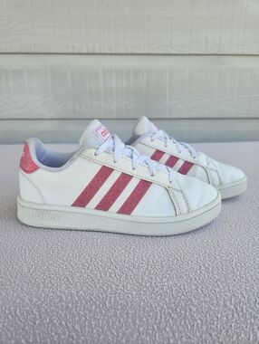 Adidas Grand Court K Athletic Low Sneaker Tie SZ 13K White Pink Sparkle EG5136